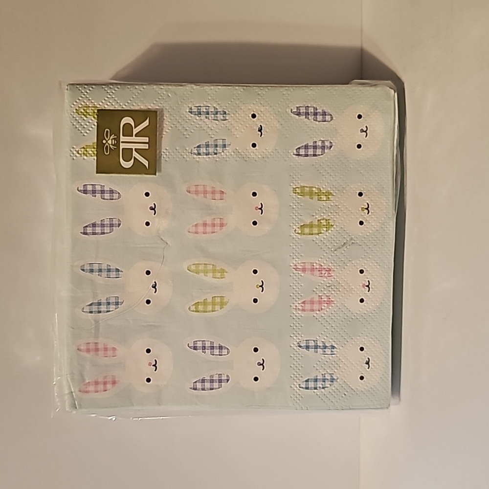 Roberts And Reid 40 count 3 ply Easter bunny beverage napkins